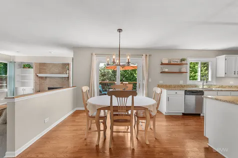 1009 Wedgewood Drive Crystal Lake IL 60014