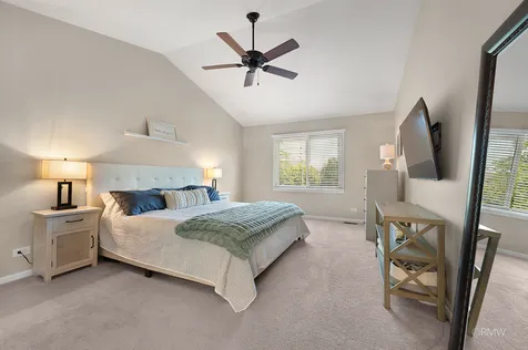 1009 Wedgewood Drive Crystal Lake IL 60014