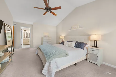 1009 Wedgewood Drive Crystal Lake IL 60014