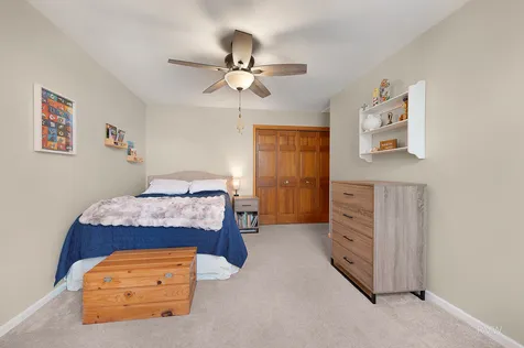 1009 Wedgewood Drive Crystal Lake IL 60014