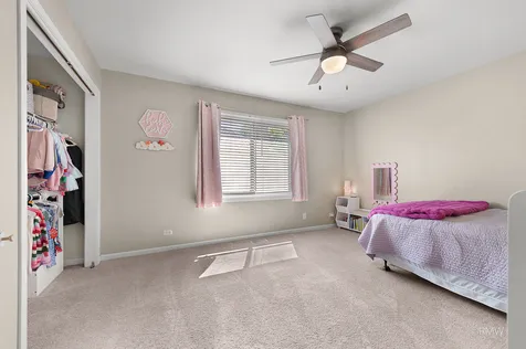 1009 Wedgewood Drive Crystal Lake IL 60014