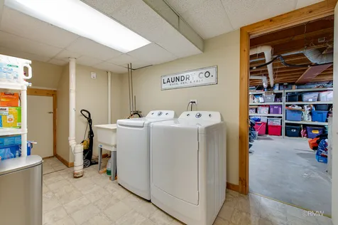 1009 Wedgewood Drive Crystal Lake IL 60014