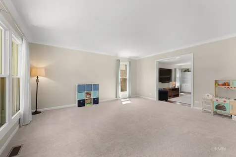 1009 Wedgewood Drive Crystal Lake IL 60014