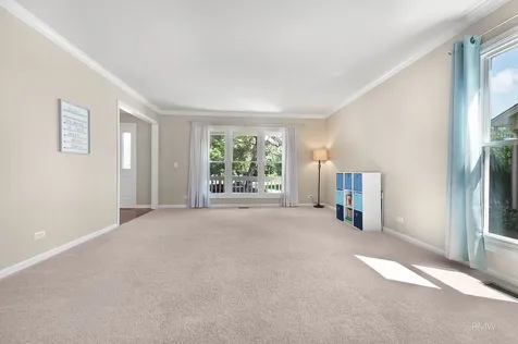 1009 Wedgewood Drive Crystal Lake IL 60014