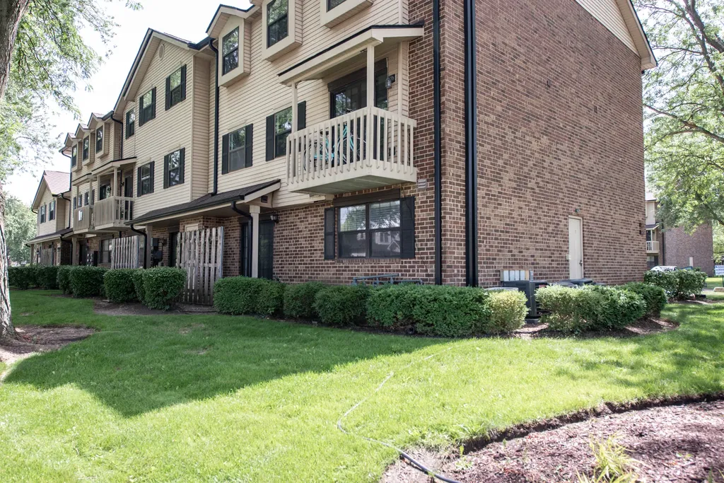 1486 West Jefferson Avenue Naperville IL 60540