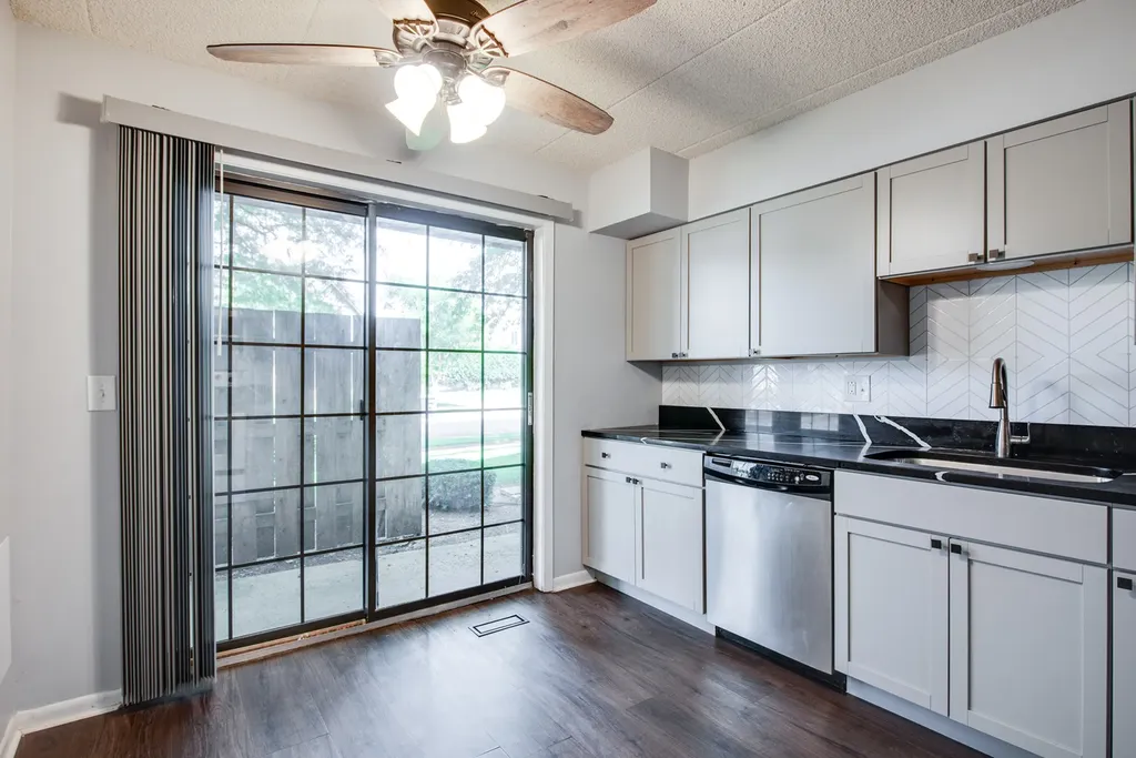 1486 West Jefferson Avenue Naperville IL 60540