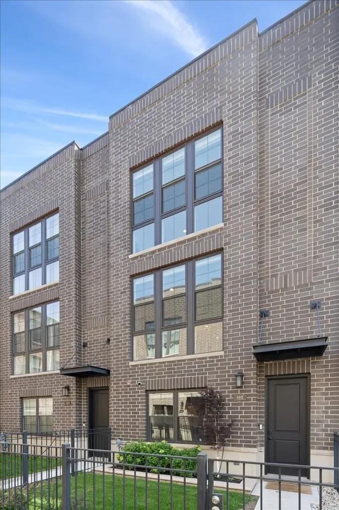 4442 South Drexel Boulevard Chicago IL 60653