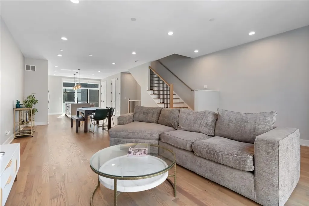 4442 South Drexel Boulevard Chicago IL 60653