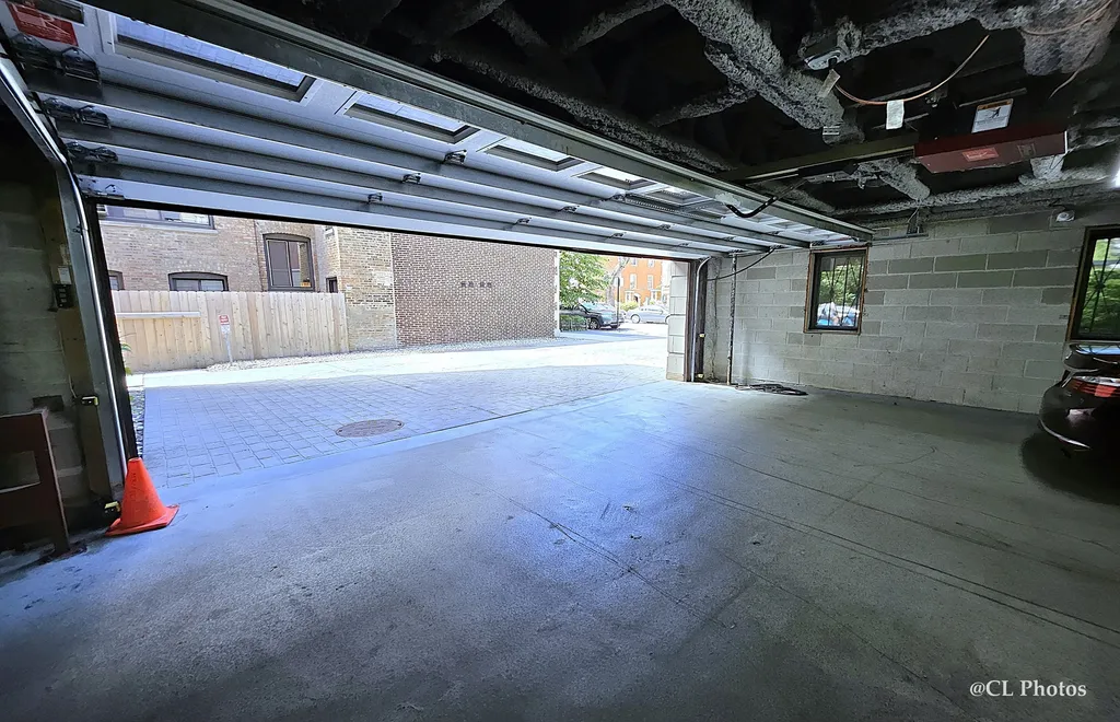 545 West Aldine Avenue Chicago IL 60657