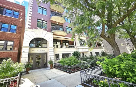 545 West Aldine Avenue Chicago IL 60657