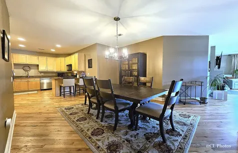 545 West Aldine Avenue Chicago IL 60657