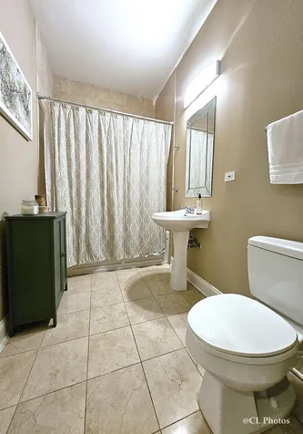 545 West Aldine Avenue Chicago IL 60657