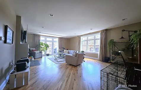 545 West Aldine Avenue Chicago IL 60657