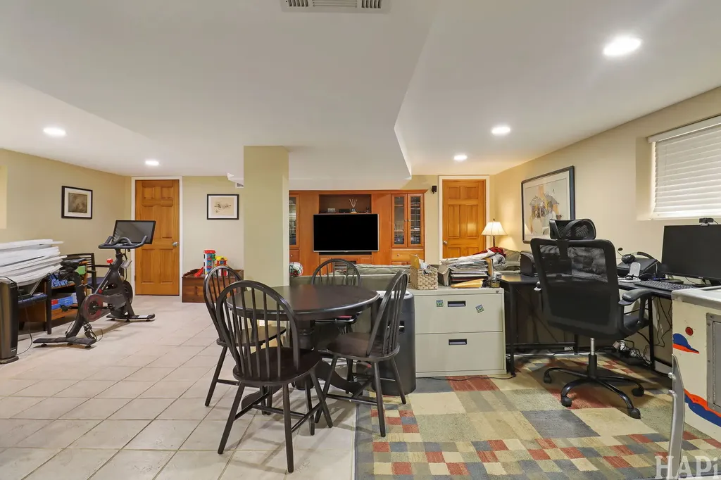 7846 Kenneth Avenue Skokie IL 60076