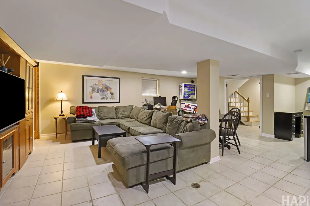 7846 Kenneth Avenue Skokie IL 60076