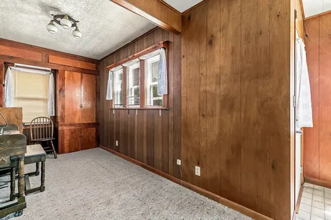 2041 12TH Street East Moline IL 61244