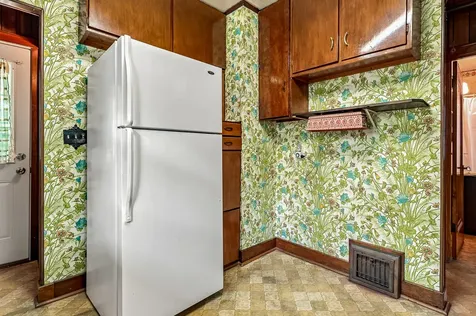 2041 12TH Street East Moline IL 61244