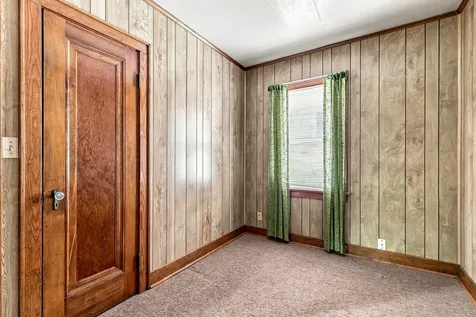 2041 12TH Street East Moline IL 61244
