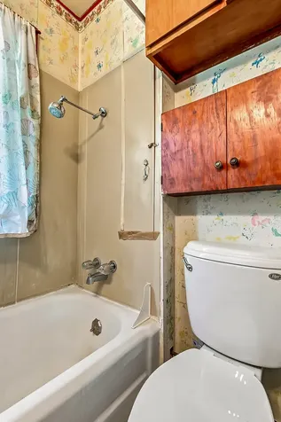 2041 12TH Street East Moline IL 61244