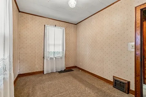 2041 12TH Street East Moline IL 61244
