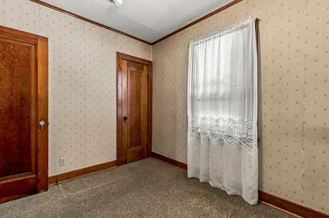 2041 12TH Street East Moline IL 61244