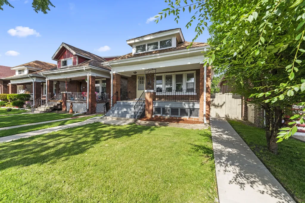 5827 South Spaulding Avenue Chicago IL 60629