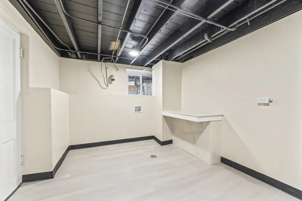 5827 South Spaulding Avenue Chicago IL 60629
