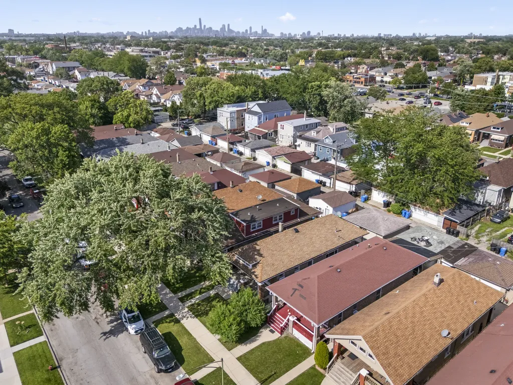 5827 South Spaulding Avenue Chicago IL 60629