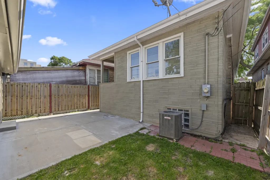 5827 South Spaulding Avenue Chicago IL 60629