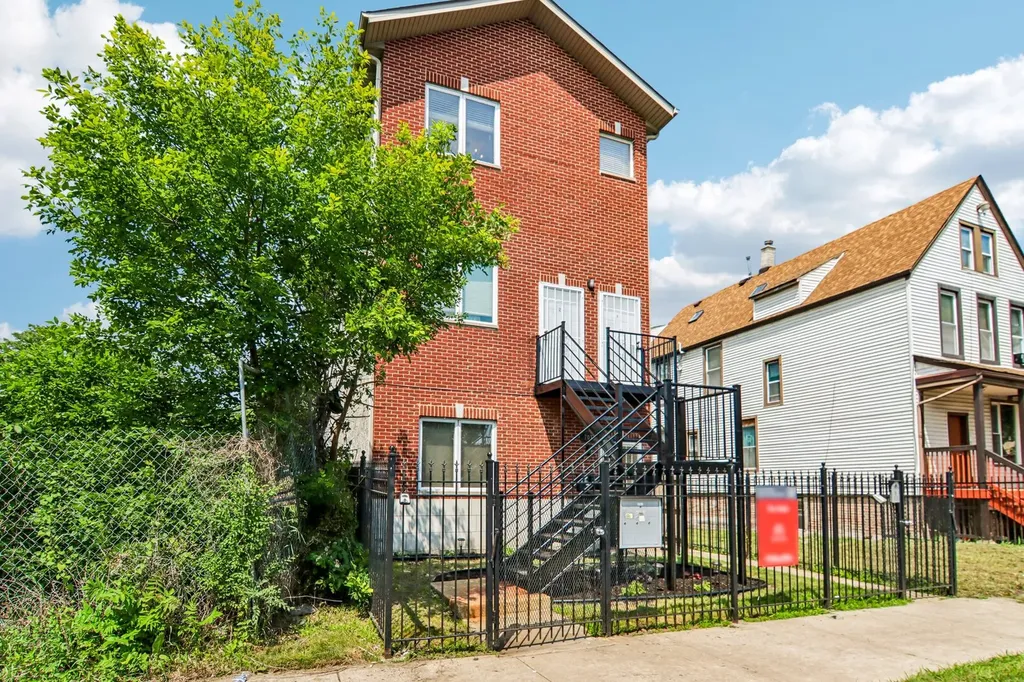 7018 South Dorchester Avenue Chicago IL 60637