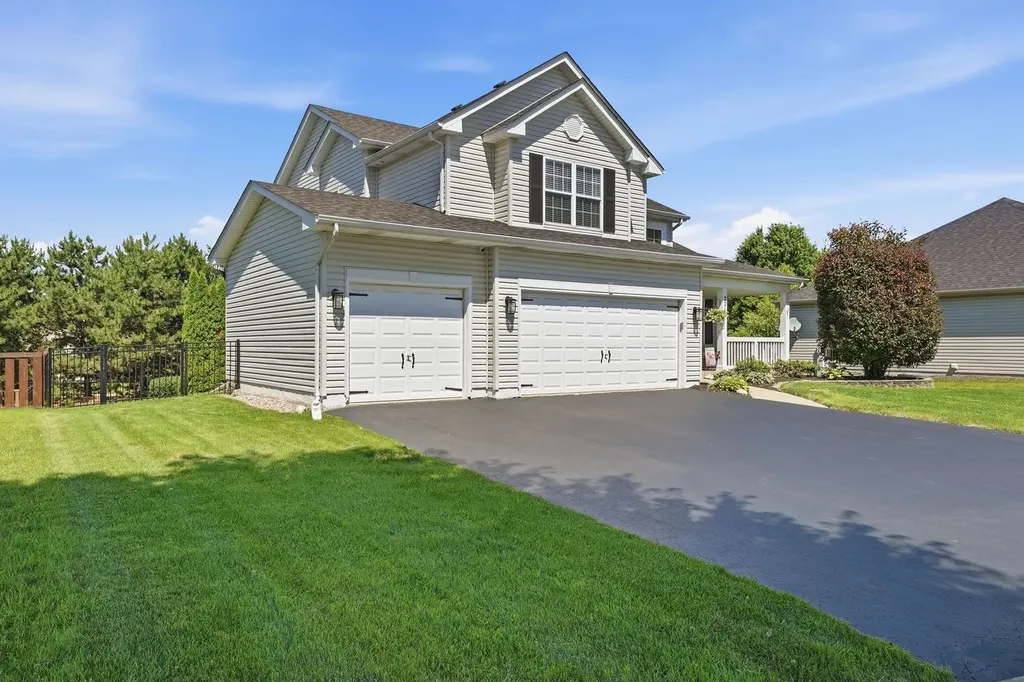 2213 Roaring Creek Drive Aurora IL 60503