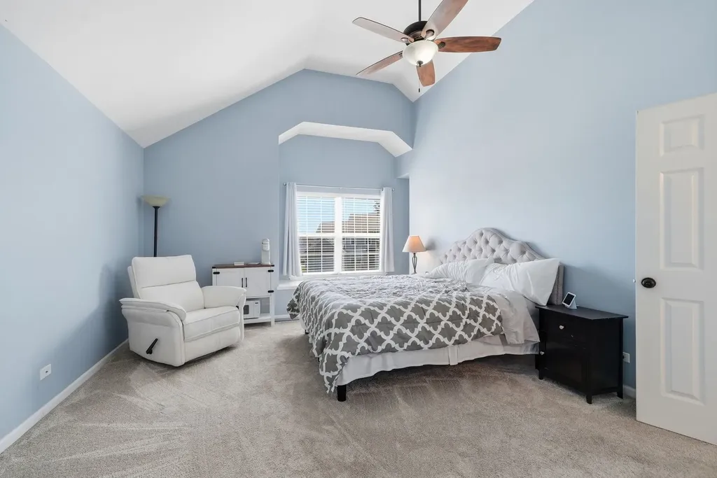 2213 Roaring Creek Drive Aurora IL 60503