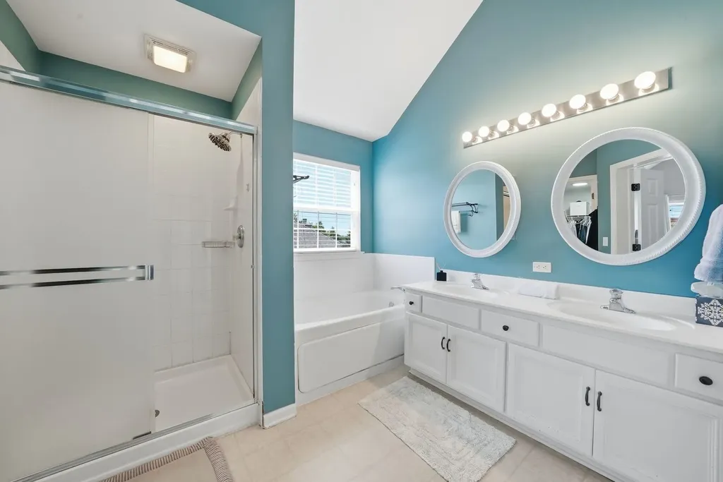 2213 Roaring Creek Drive Aurora IL 60503