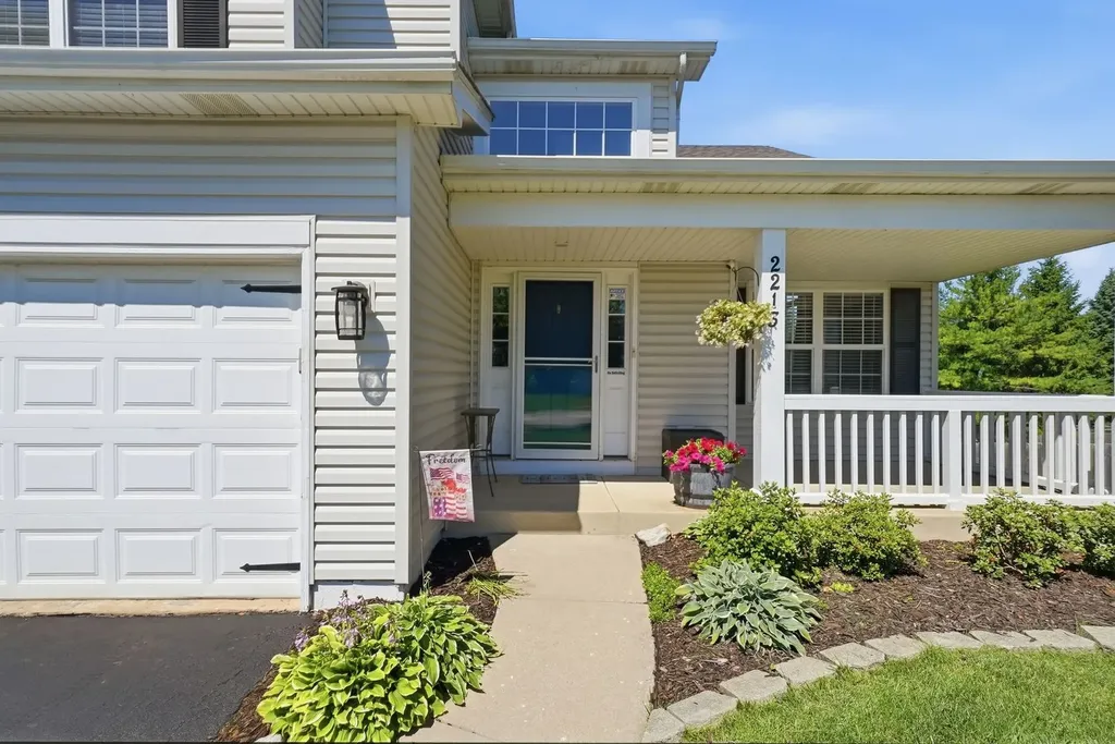 2213 Roaring Creek Drive Aurora IL 60503