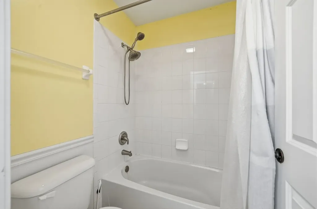 2213 Roaring Creek Drive Aurora IL 60503