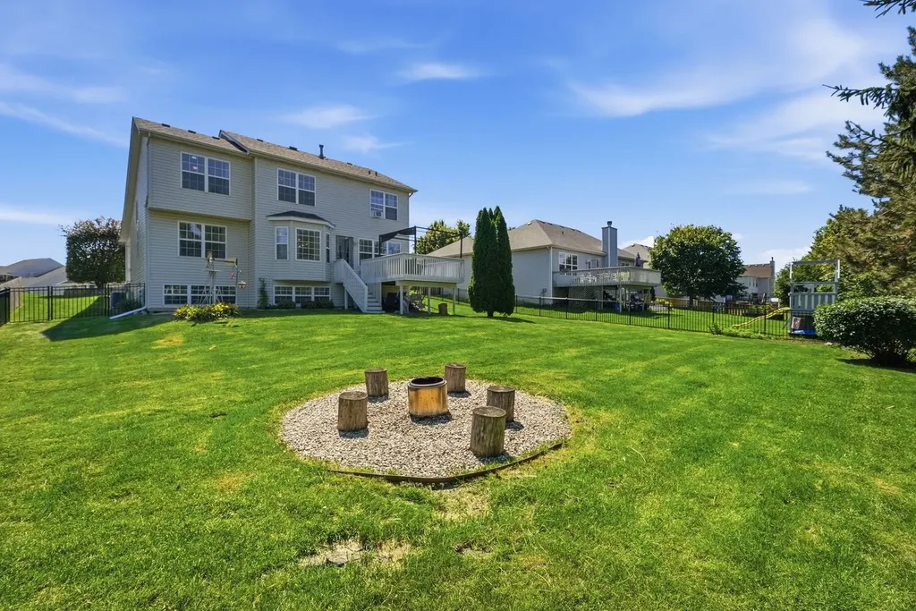 2213 Roaring Creek Drive Aurora IL 60503