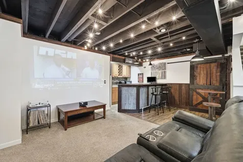 2213 Roaring Creek Drive Aurora IL 60503
