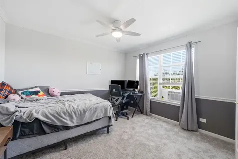 2213 Roaring Creek Drive Aurora IL 60503