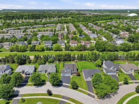 2213 Roaring Creek Drive Aurora IL 60503