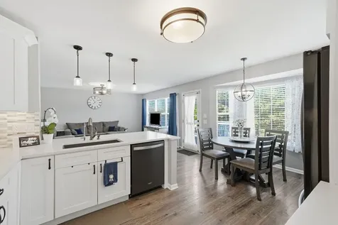 2213 Roaring Creek Drive Aurora IL 60503