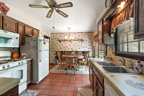 540 Meadow Avenue Frankfort IL 60423
