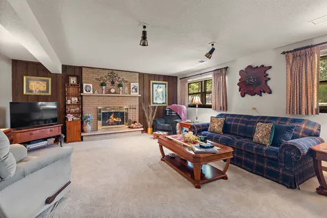 540 Meadow Avenue Frankfort IL 60423