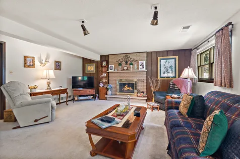 540 Meadow Avenue Frankfort IL 60423