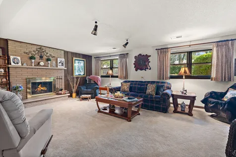 540 Meadow Avenue Frankfort IL 60423