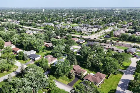 540 Meadow Avenue Frankfort IL 60423
