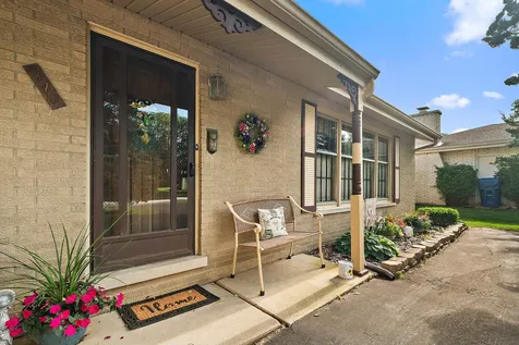 540 Meadow Avenue Frankfort IL 60423