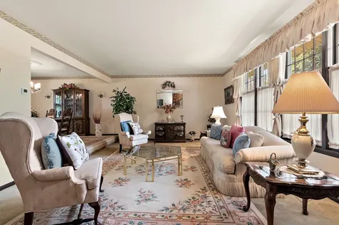 540 Meadow Avenue Frankfort IL 60423