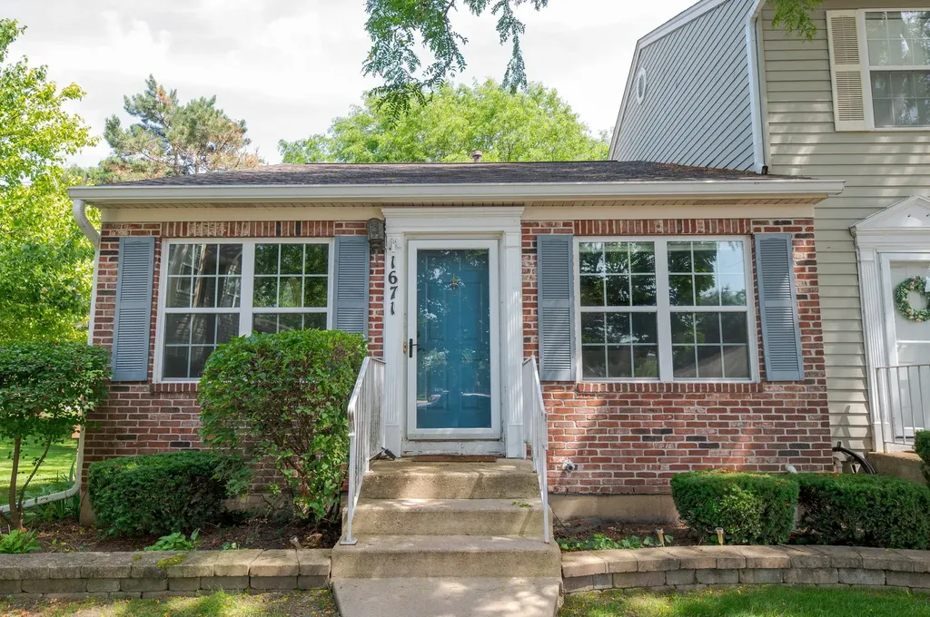 1671 Washington Court Geneva IL 60134