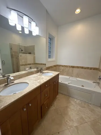 4218 South King Drive Chicago IL 60653