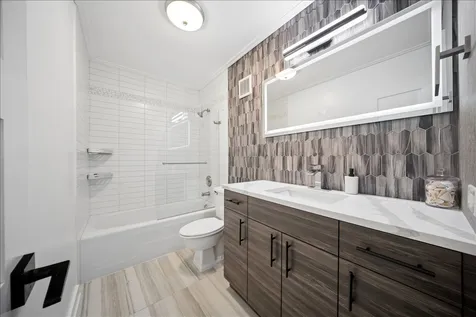 1515 East Central Road Arlington Heights IL 60005